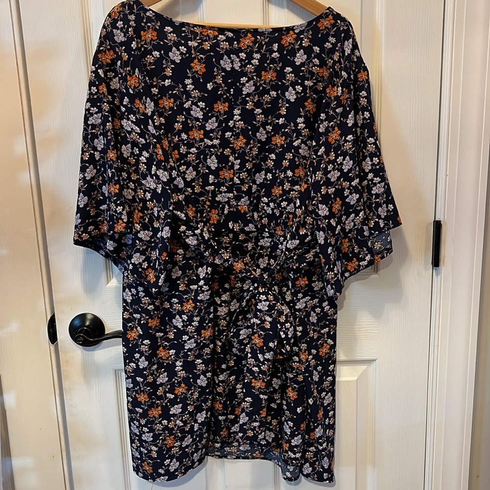 Plus size maternity blouse - Picture 2 of 3